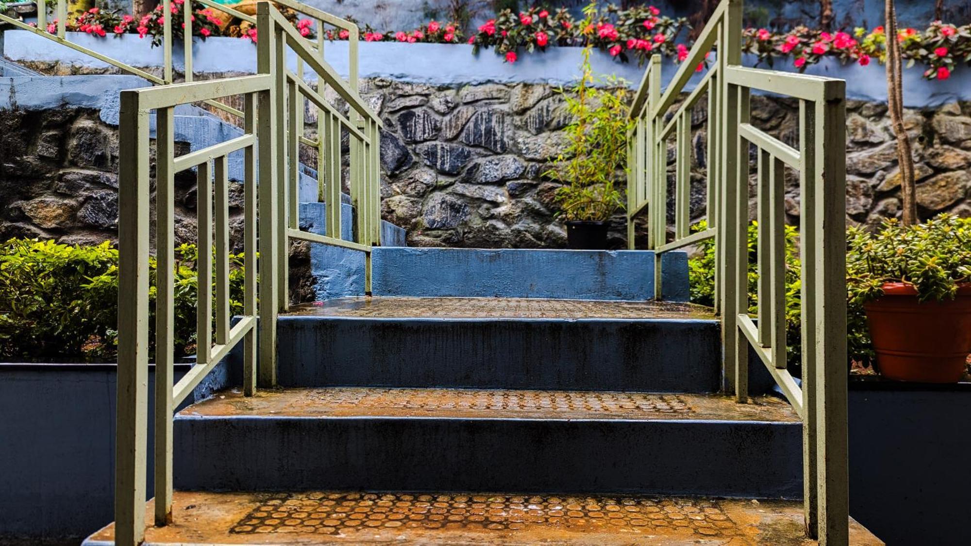 Valley View Inn, Котагири Экстерьер фото